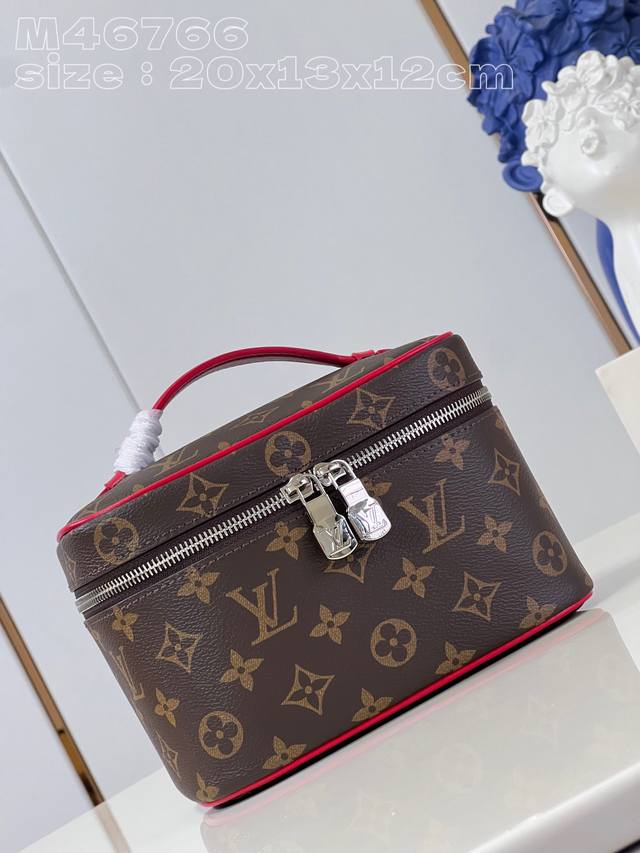 Top Original Single Home Real Shot M46766 Red Nice Mini Cosmetic Bag With Monogr
