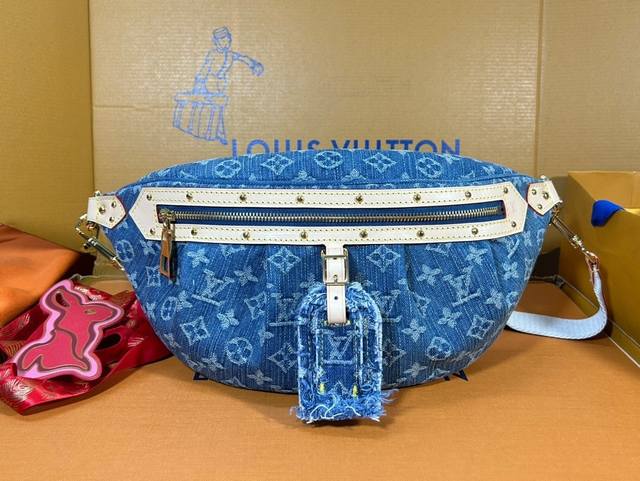 Top Original Denim M46837, The Definition Of Casual Chic: The High-Rise Bag Is M