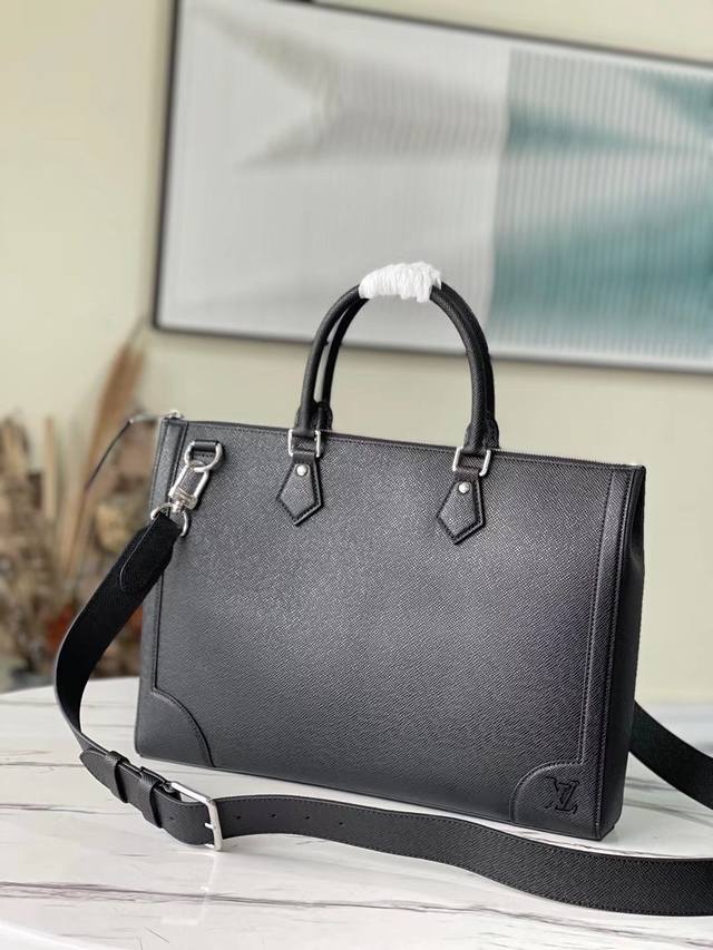 Top Original M30810 The New Slim Briefcase Is Made Of Finely Textured Taga Cowhi