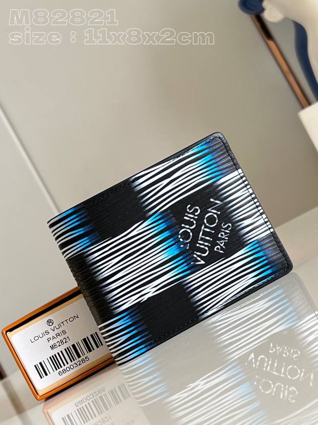 Top Original Home Photom82821 This Sleek And Stylish Slender Wallet Takes On A N