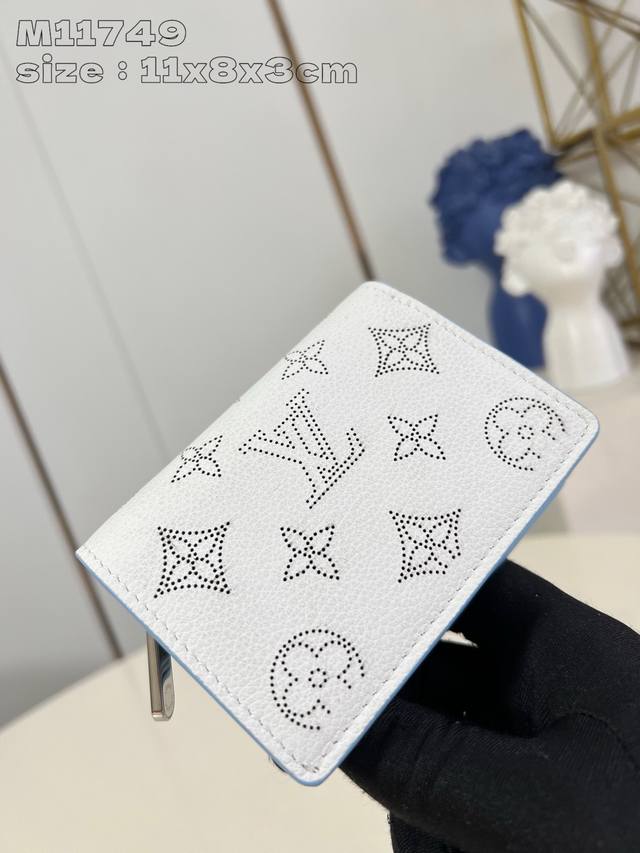 Top Original Home Photo M11749 White This Cl A Wallet Is Elegant And Exquisite I