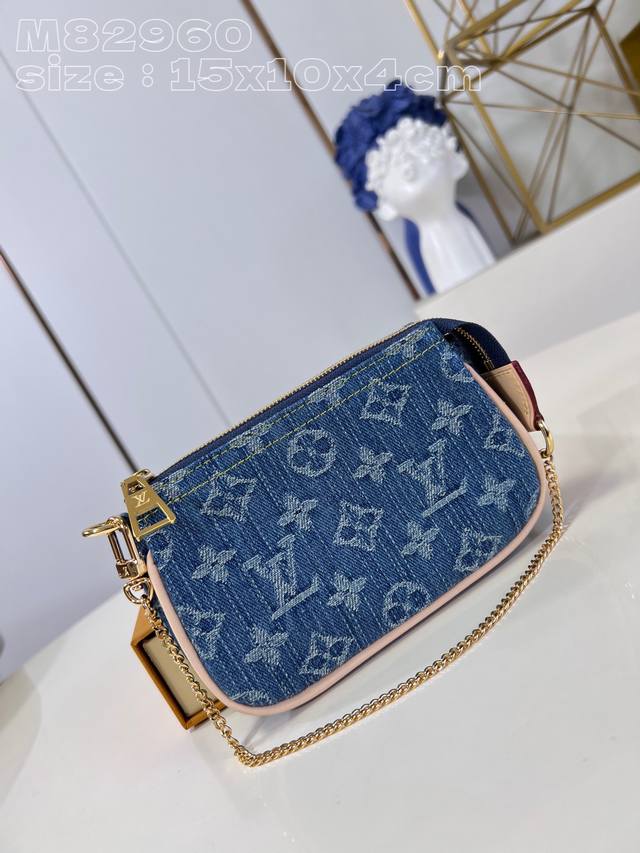 Top Original Home Photo M82960 This Mini Pochette Accessoires Clutch Is Made Of