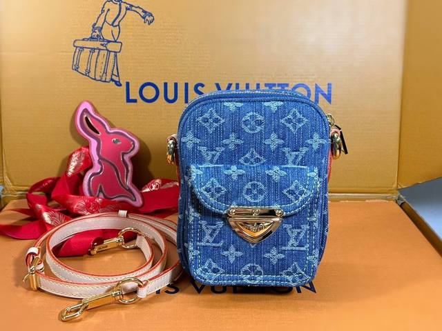Top Original M82948 The Fairfax Pochette Is Made From Stone Washed Monogram Deni