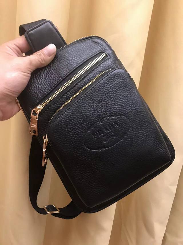 Hot Item..Simple And Elegant..Men's Chest Bag Is On The Market. Originally Made