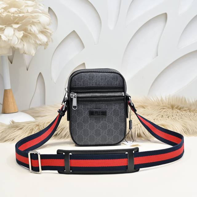 Gucci-Gucci's Latest Men's Messenger Bag Shoulder Bag Made Of Imported Calfskin
