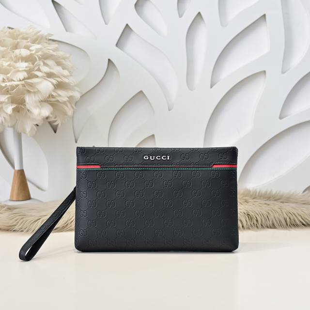 Gucci-Gucci's Latest Men's Handbags Are Made Of Imported Calfskin Leather. The L