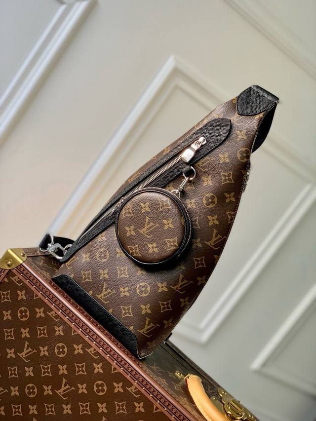 Louis Vuitton Exclusive M2 This Duo Shoulder Bag Is Made Of Soft Cowhide Leather