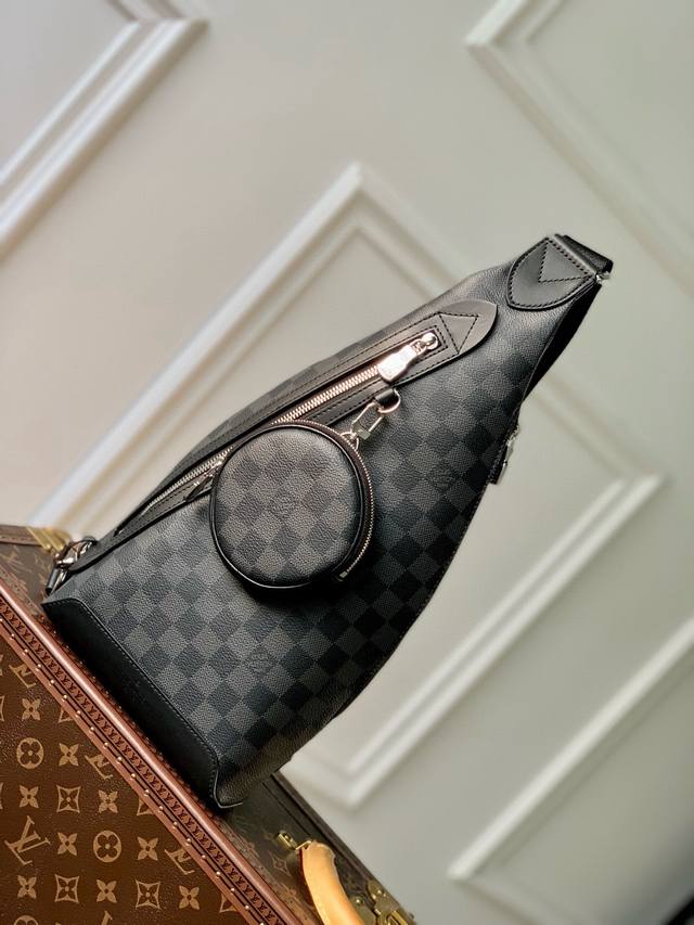 Louis Vuitton Exclusive M2 Black This Duo Shoulder Bag Is Made Of Soft Cowhide L