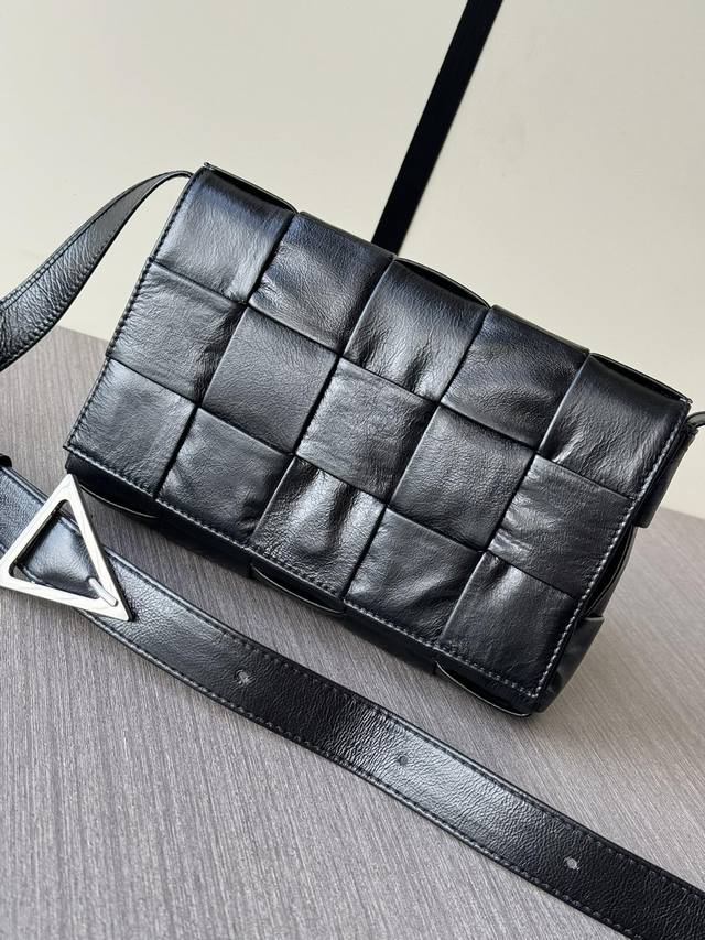 Bv Black Woven Waxed Leather 15-Grid Is Finally Shipped. This Bag Is My Favorite