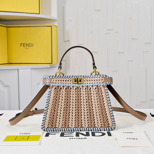Small Model 3373 New Arrival -New- The Iconic Medium Baguette Handbag Is Made Of