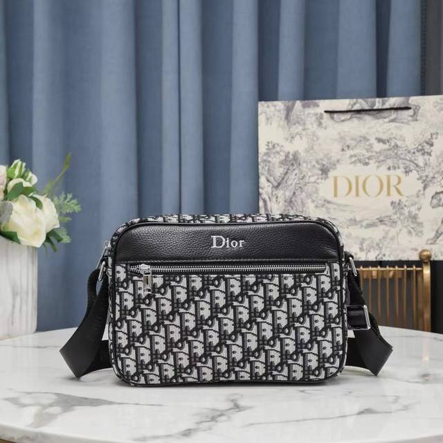Genuine Products Available For Sale In The Counter. Top Quality Dior Men's Messe