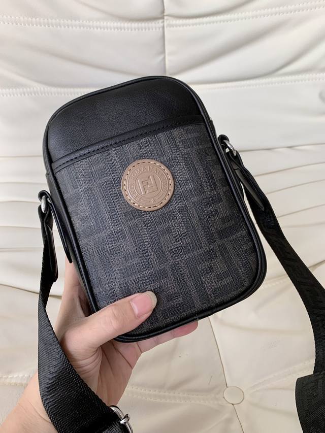 New Fd Fendi Mobile Phone Bag Retro Coin Mobile Phone Bag Mini Crossbody Bag, Fi