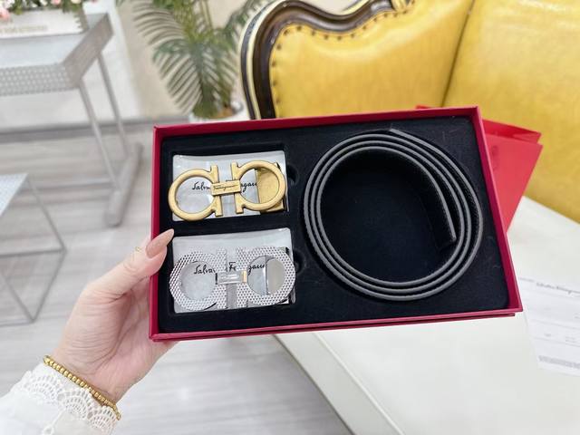 1 Strap With Two Buckles 1 Strap With 1 Buckle Brand: Salvatore Ferragamo Grade: