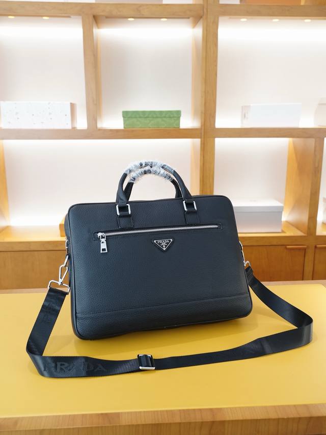 Prada Prada Official Website Synchronized High Version Hand-Held Crossbody Backp