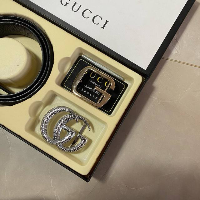 Gucci Boutique Double Buckle Gift Box Set With Gift Box Available At The Counter