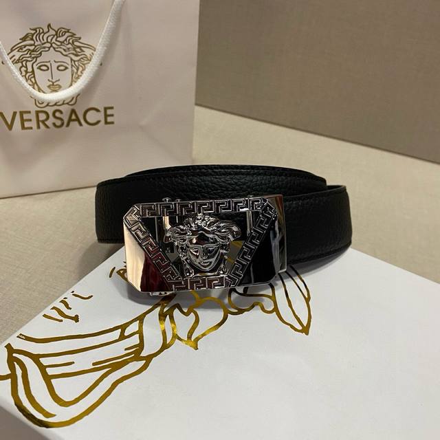 Here Is A Versace Belt With A Width Of 3.5 Cm, Which Is Exquisite And Fashionabl