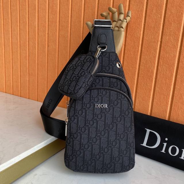 Dior's Latest Style, Men's Chest Bag Original Quality Imported Fabric Material I
