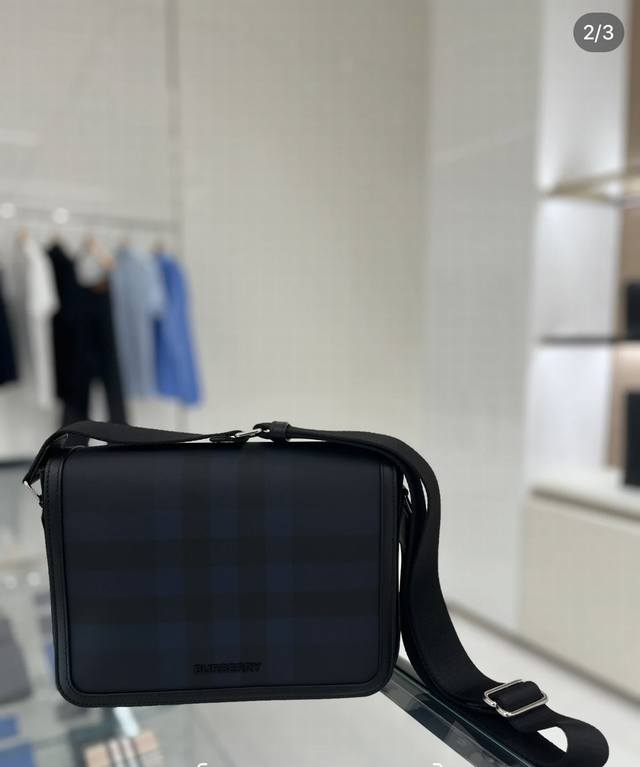 B's Top Original Exquisite Upright Design, Decorated With Burberry Check, With L
