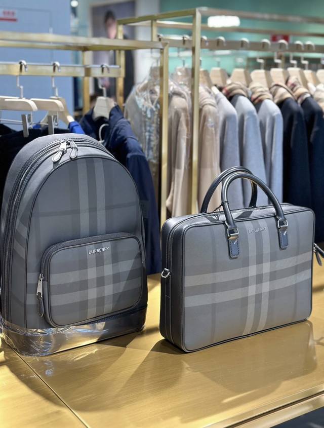 Top Original, Latest Style, Burberry's New Slim Briefcase, Made Of Checkered And