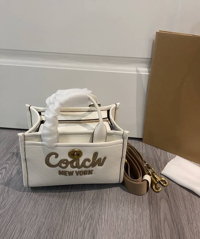 Coa*H March Cao26 New Early Spring Cream White Tote Bag Is Here Light Color Trav