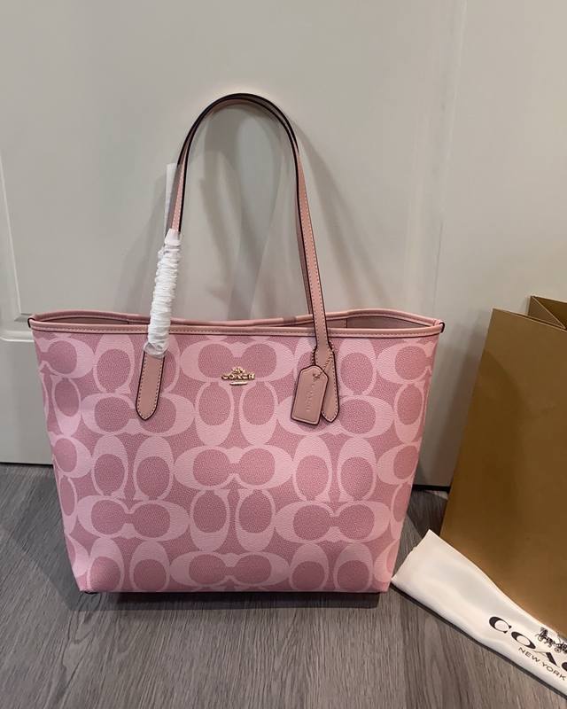 Coa*H April New Product Cal49 Good Spring, Very Gentle City Tote Bag Pink City33