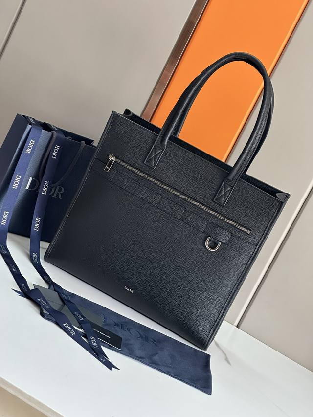 This Safari Bag Is A New Arrival For Fall 2023, Combining Elegance With Practica