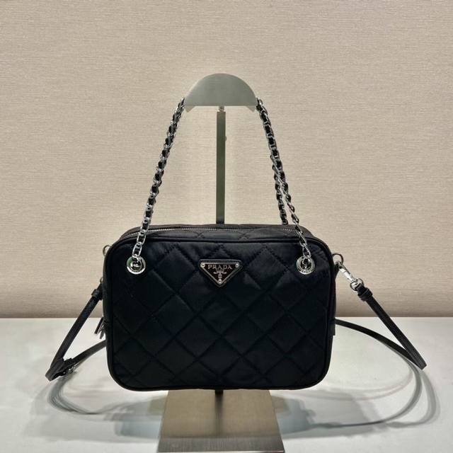 Used Camera Bag 1Bd642 This Used Camera Bag Is Made Of Imported Nylon Fabric, Wh