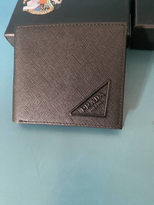 Prada Men's Short Wallet Latest Style, Official Website Synchronization, Genuine