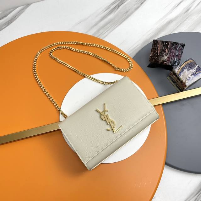 20# The Original Leather Version Of The Original Caviar Gold Buckle + Kate Chain