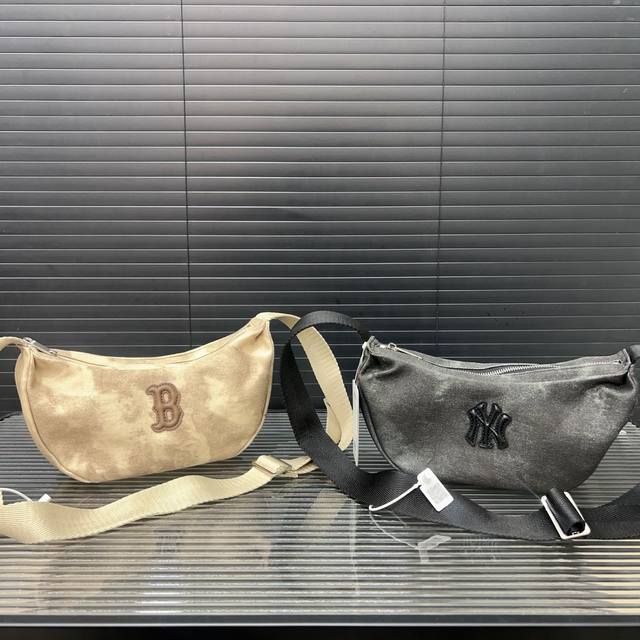 Mlb New York Yankees Distressed Shoulder Messenger Bag For Men And Women Classic