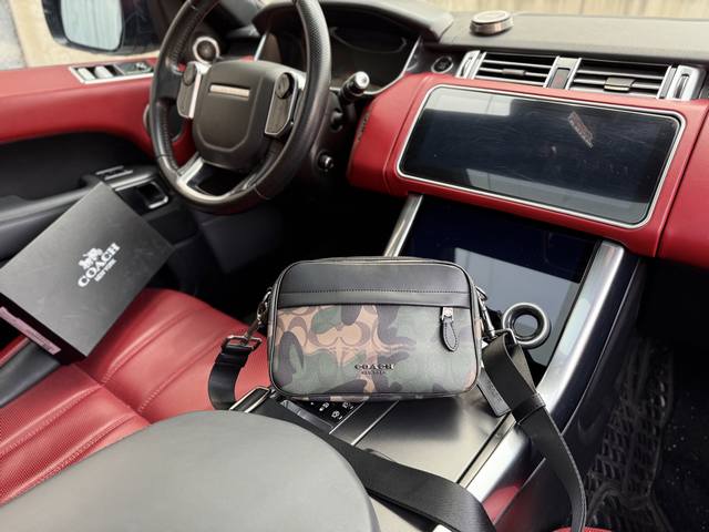High-End New "Coach" Shoulder Bag Coach Camera Bag Coach Graham 24 Zipper Camera