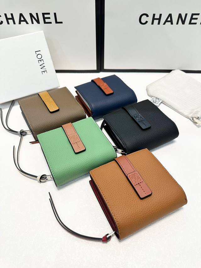 Colors Available In Multiple Colors Size 12X10 Loewe's New Popular Cowhide Walle