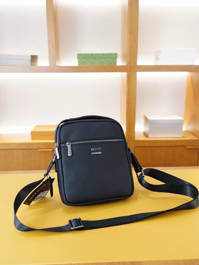 Boss Official Website Synchronized High Version Crossbody Shoulder Bag Timeless