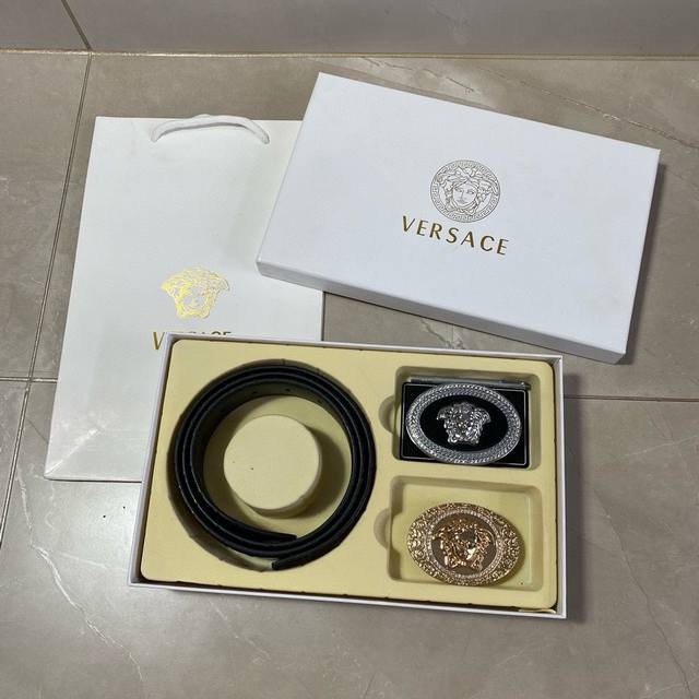 Versace Boutique Model Double Buckle Gift Box Set With Gift Box Available At The