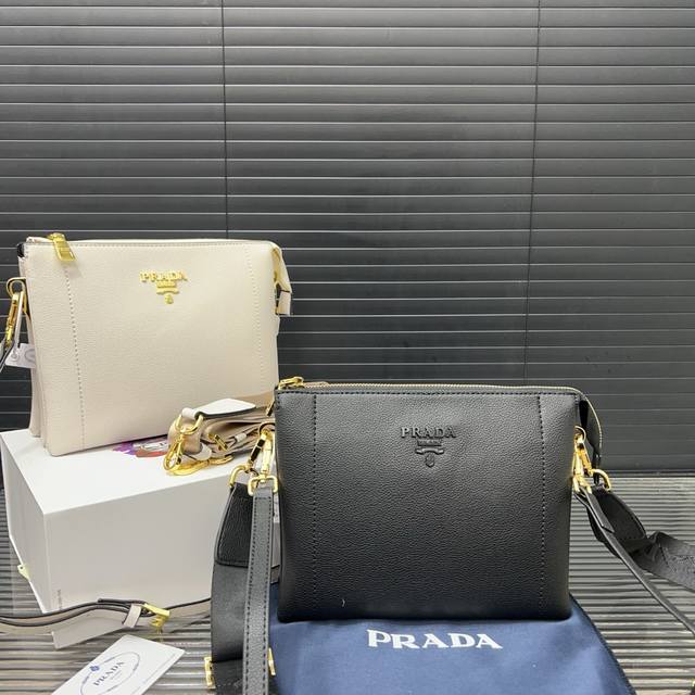 Prada Prada Multifunctional Shoulder Messenger Bag Clutch Bag Classic All-Match
