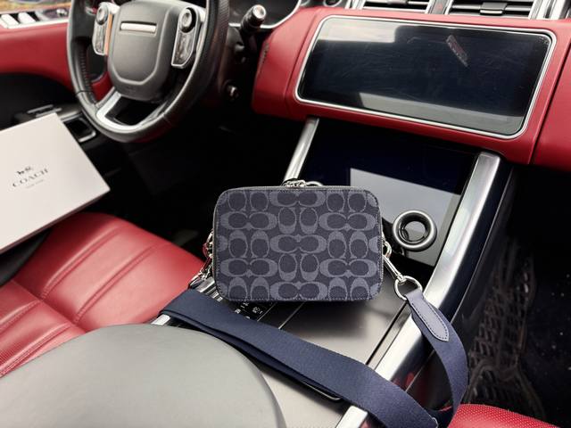 High-End New "Coach" Shoulder Bag Coach Camera Bag Coach Charter 19 Iconic Denim