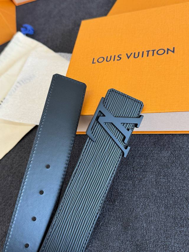 Lv Oem Factory P Product, Genuine One-Piece Casting Hardware, Original Leather.