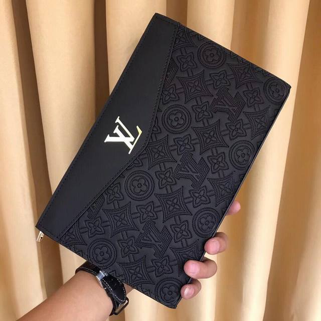 Latest Luxury Lv Men's Bag, Selected Platinum In Leather - High-End Imported Cow