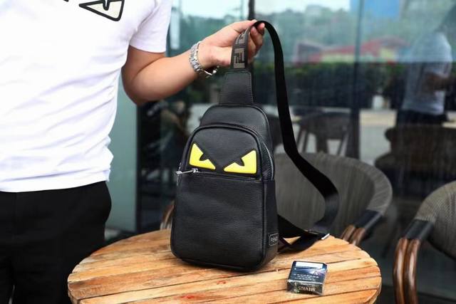 Fendi Chest Bag Top Quality Imported Original Cowhide, Wear-Resistant And Durabl