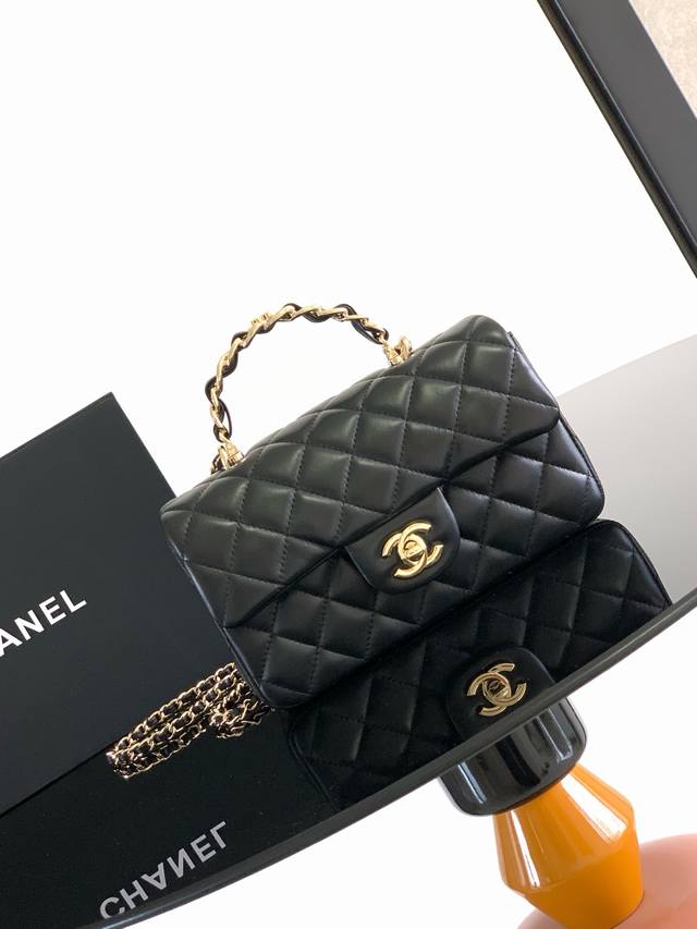 New Model In Stock! 23K New Handle Cf Mini Lambskin The Luster And Texture Of Th