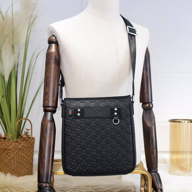 Model: 33086~ Messenger Bag Black Men's Casual Series Straight, Smooth And Gener