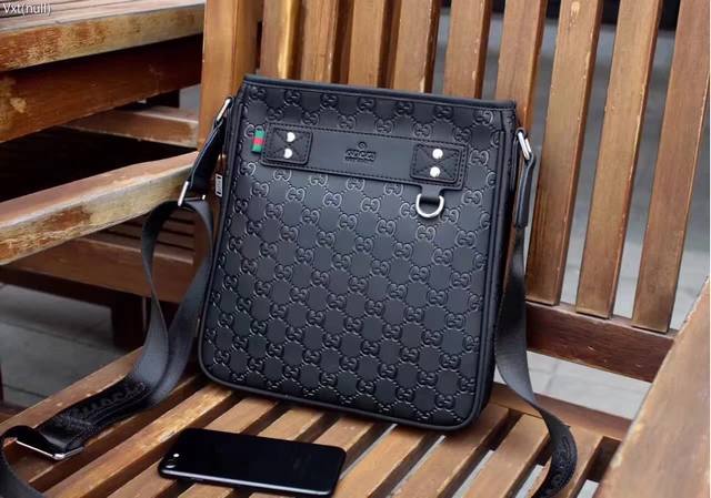 Batch Model: 33086 ~ Crossbody Bag Black Gucci Gucci Men's Leisure Series Straig