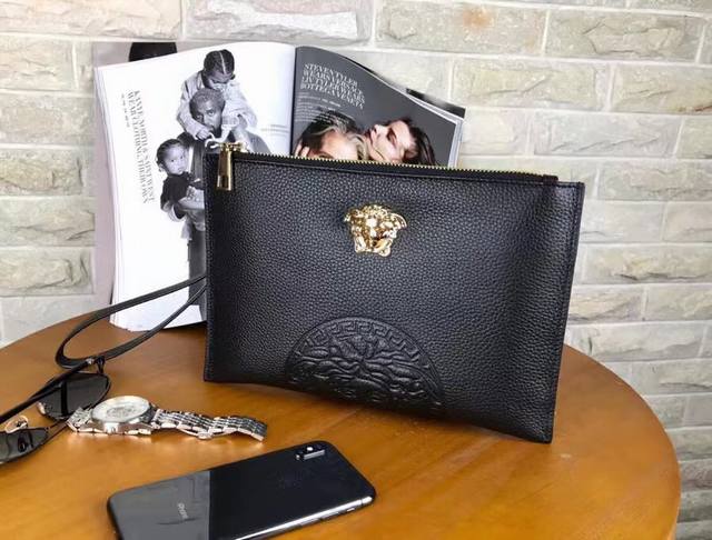 Batch Of Classic Lychee Pattern Versace Product Specifications: W28Xh18 Product