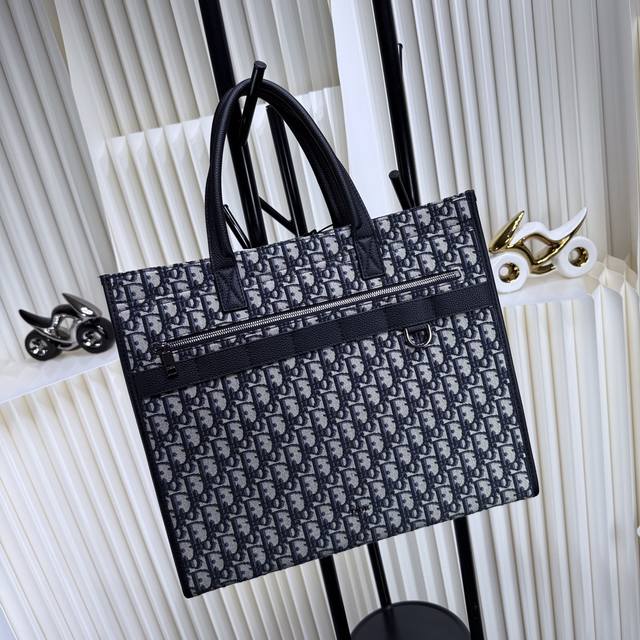 The Highest Version On The Market This Safari Bag Is A New Product For The Fall