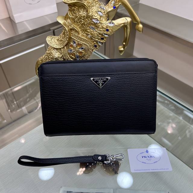 Prada Prada Prada's New Men's Shaped Clutch Is Made Of Imported Top-Layer Shaped