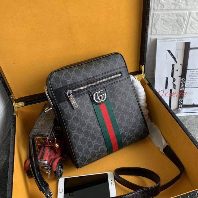 Original Model 33099-2 Black Immersed In Retro Feelings, Ophi, Dia Family Welcom