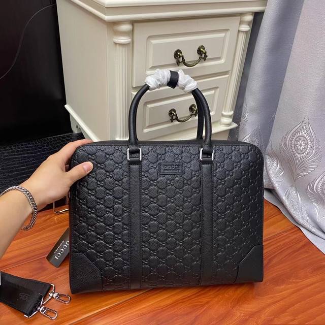 The Best-Selling Product Is Not The First Layer Of Cowhide. Gucci Model: 33233-5