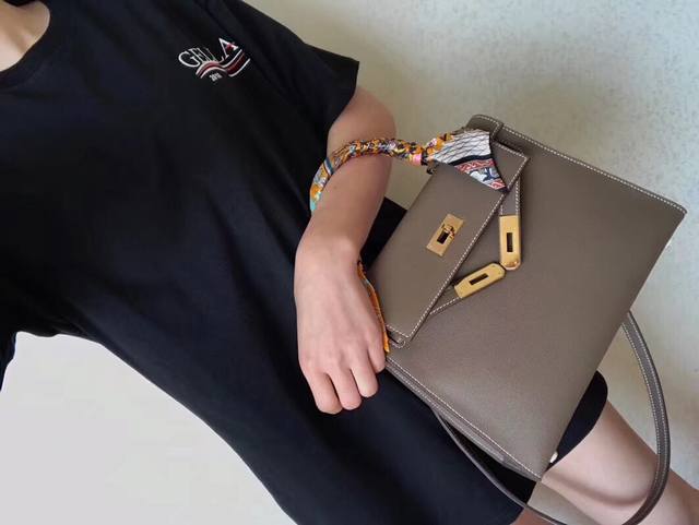Two Sizes - 310. Hermes Hkellyhermes Classic Masterpieces One Of The Cowhide Lad