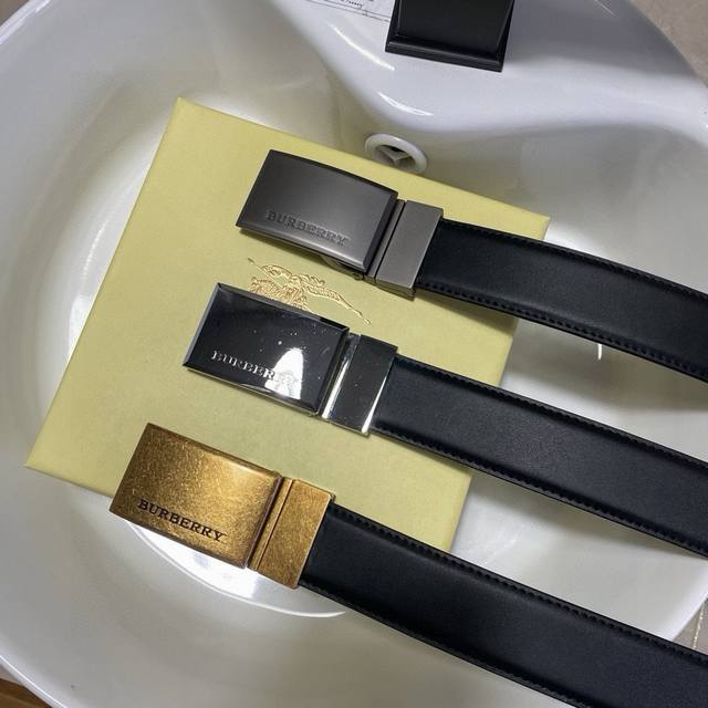 Brand: Burberry Grade: Cut From A Whole Piece Of Cowhide, First Layer Of Origina