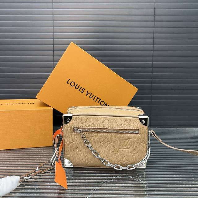 Louisvuitton Louis Vuitton Series Mini Soft Trunk Embossed Chain Box Bag Small S